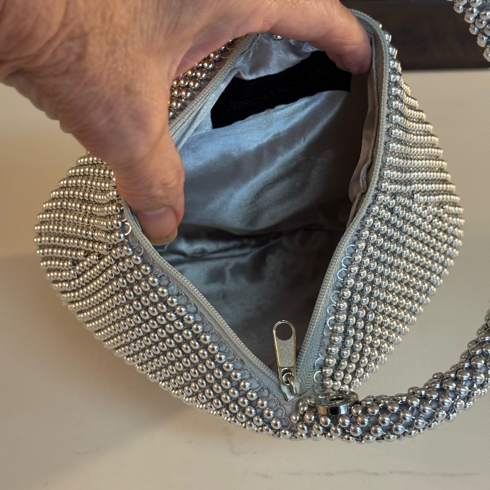 NWOT Jessica McClintock Silver Beaded TRIANGLE MESH BAG! - Picture 5 of 14